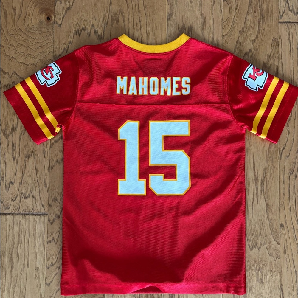 Kids’ Chiefs Patrick Mahomes Jersey - Picture 2 of 3